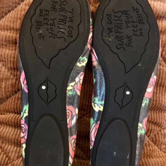 BETSEY JOHNSON FLATS - SIZE 9 but would fit 8.5 - Picture 7 of 7